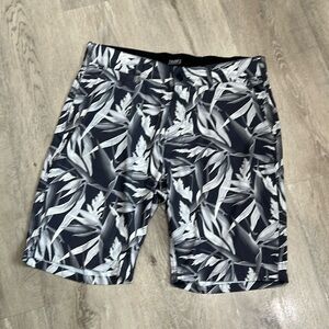 TRUNKS multifunctional swim shorts or casual shorts size 34 front& back pocket